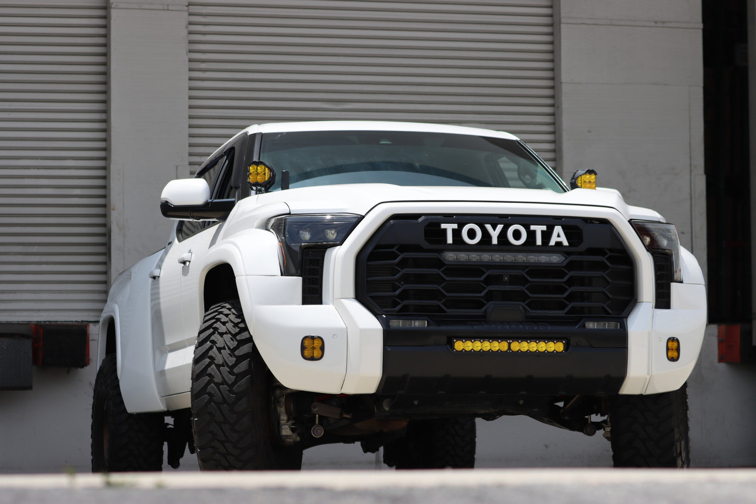 22-25 Toyota Tundra/Sequoia LUXX-Series LED Projector Headlights Alpha-Black