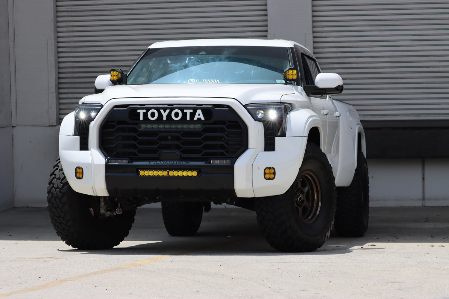 22-25 Toyota Tundra/Sequoia LUXX-Series LED Projector Headlights Alpha-Black