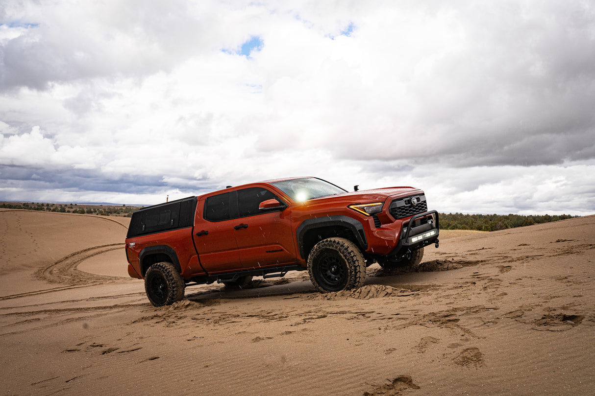 24-25 Toyota Tacoma / 25-up 4Runner LUXX-Series LED Projector Headlights Black