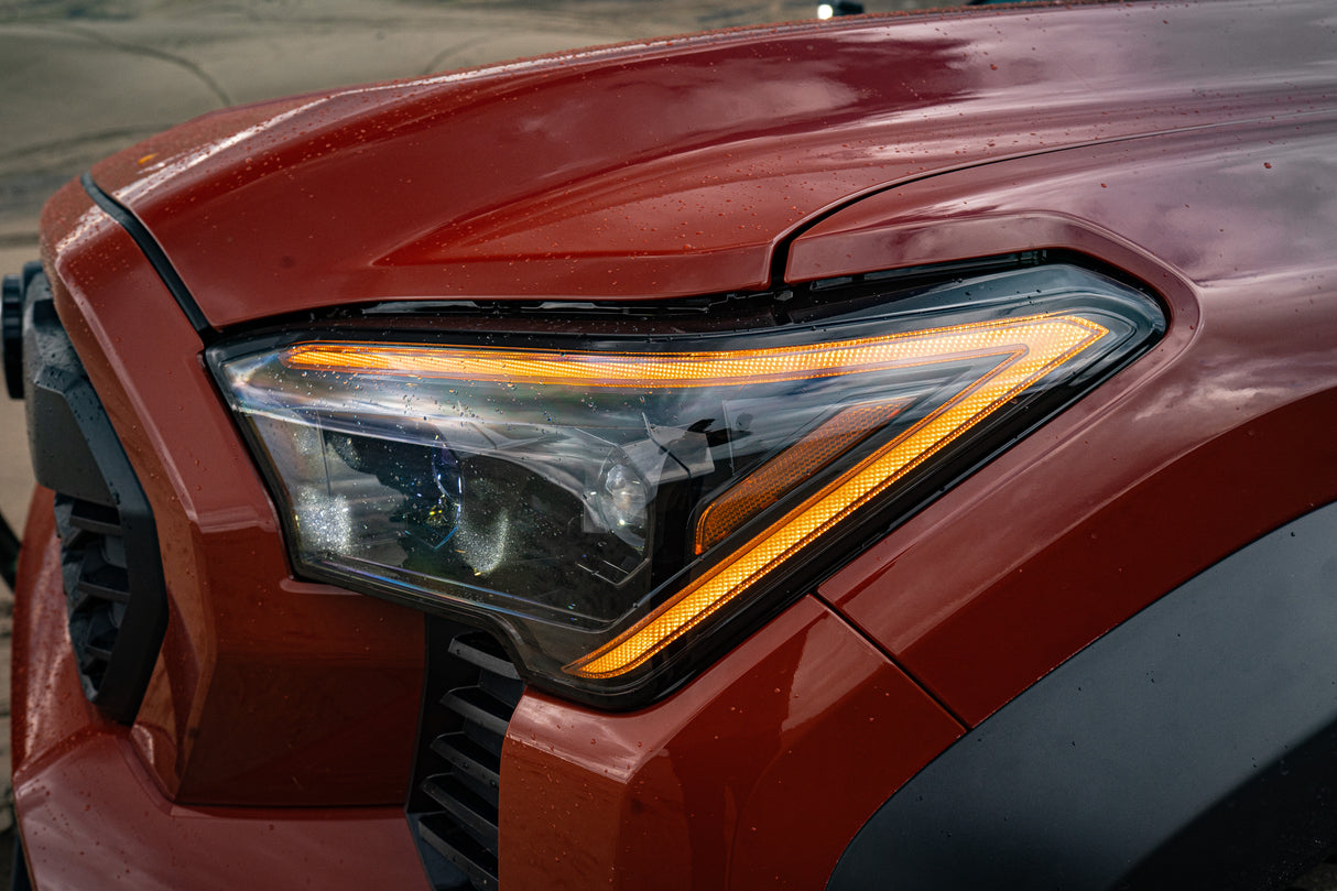 24-25 Toyota Tacoma / 25-up 4Runner LUXX-Series LED Projector Headlights Black