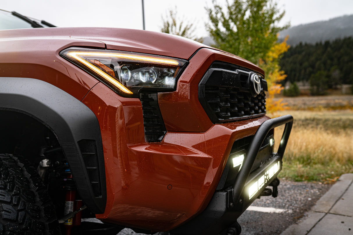 24-25 Toyota Tacoma / 25-up 4Runner LUXX-Series LED Projector Headlights Black