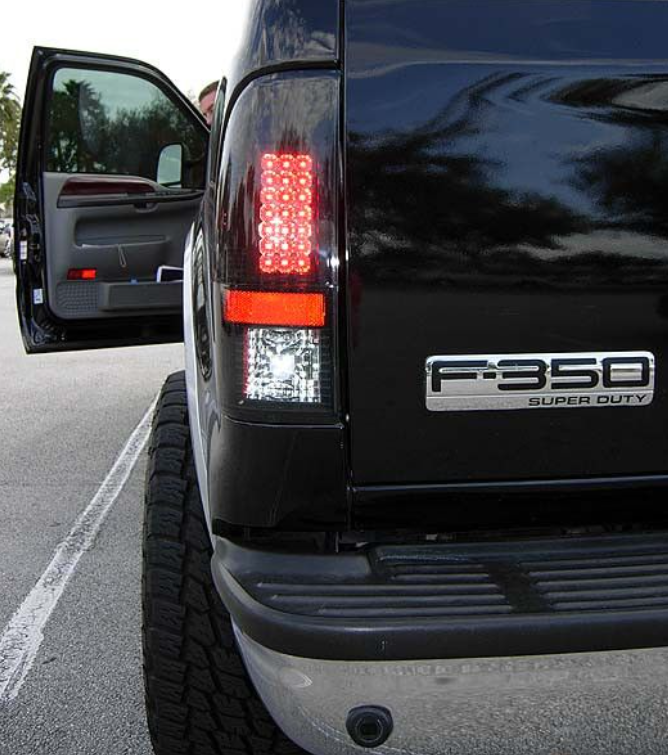 (removed) Ford Super Duty F250HD/F-250/F-350/F-450/F-550 99-07 Tail Lights LED in Smoked Lens