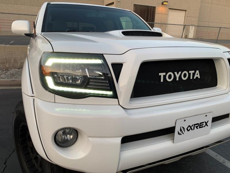 05-11 Toyota Tacoma LUXX-Series LED Crystal Headlights Alpha-Black