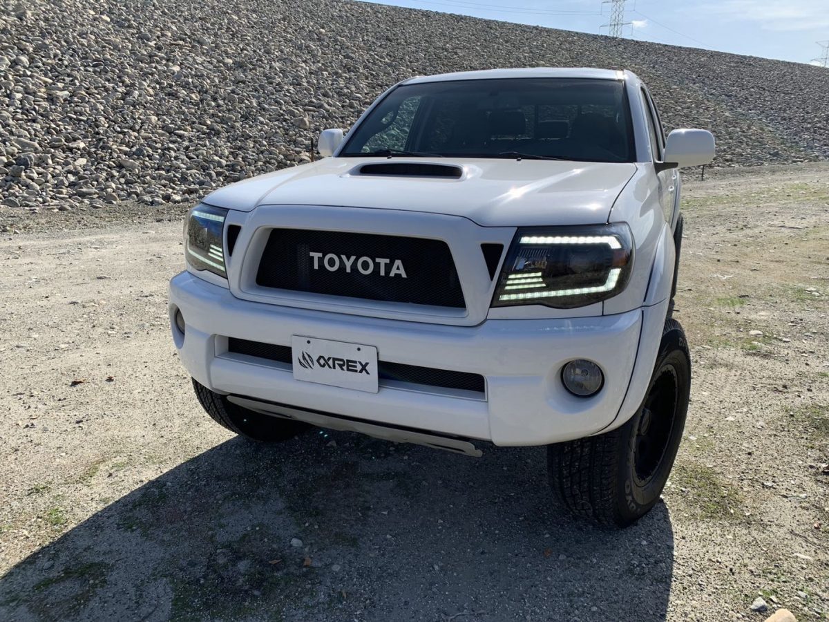 05-11 Toyota Tacoma LUXX-Series LED Projector Headlights Chrome