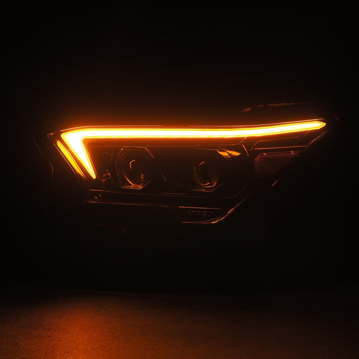 24-25 Toyota Tacoma / 25-up 4Runner LUXX-Series LED Projector Headlights Black