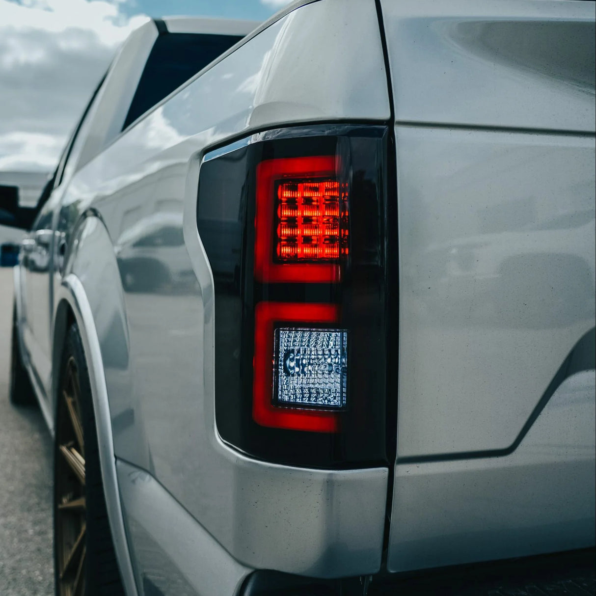 Ford F150 15-17 Tail Lights LED in Red