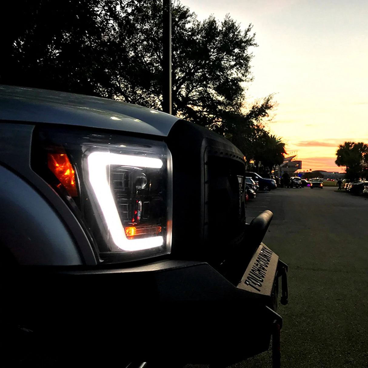 Ford Super Duty F-250/350/450/550 11-16 Projector Headlights OLED Halos & DRL Smoked/Black