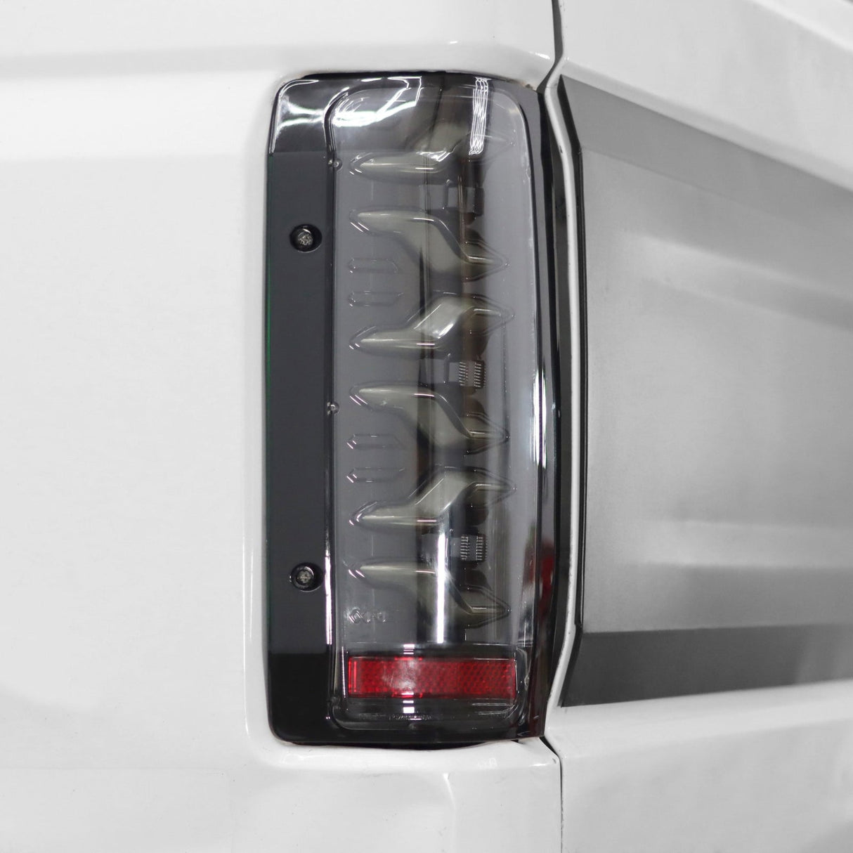 87-96 Ford F-Series/Bronco LUXX-Series LED Tail Lights Black Red