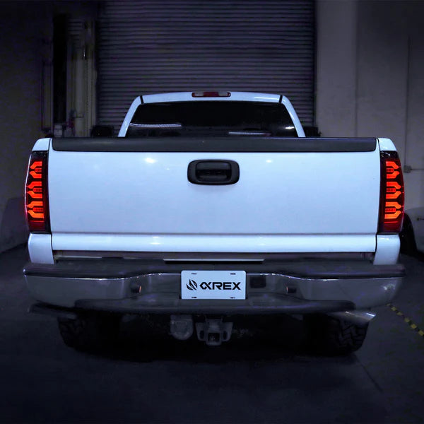 99-06 Chevrolet Silverado/99-06 GMC Sierra LUXX-Series LED Tail Lights Alpha-Black