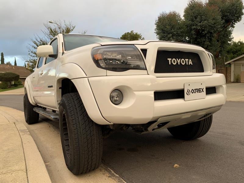 05-11 Toyota Tacoma LUXX-Series LED Crystal Headlights Black