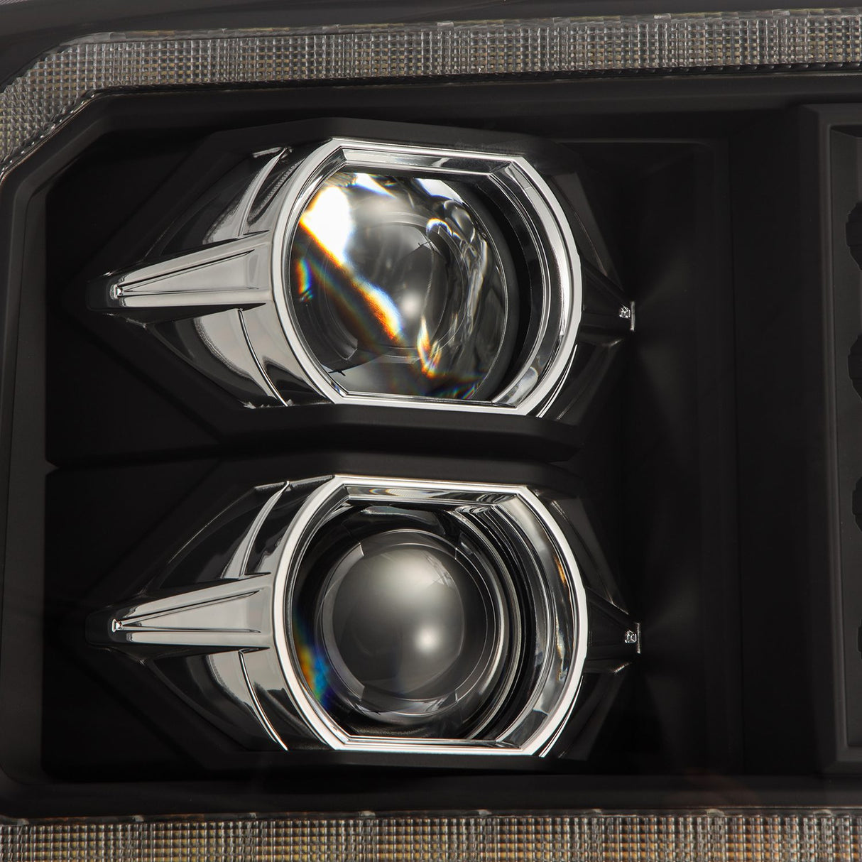 05-07 Ford Super Duty/Excursion LUXX-Series LED Projector Headlights Black