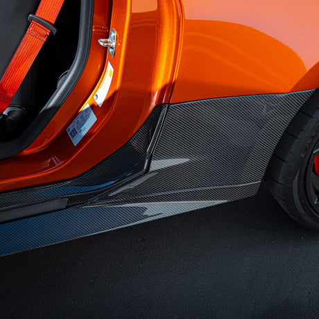 Auto Addict USA Camaro SS carbon fiber side skirt rocker panel gloss finish close up