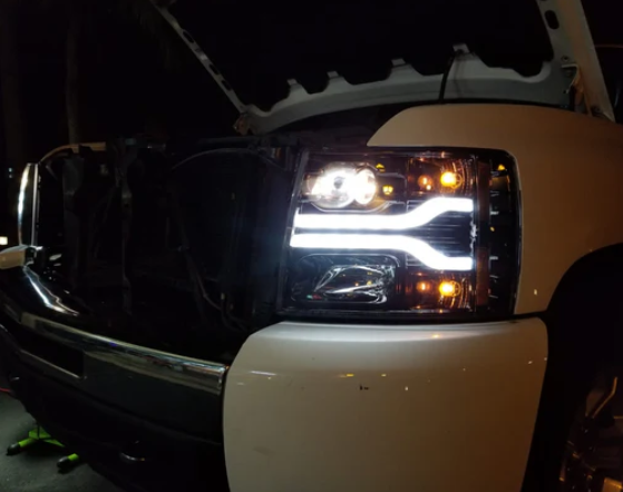 Chevrolet Silverado 07-13 (2nd GEN Single-Wheel 1500/2500/3500) Projector Headlights OLED Halos DRL Smoked/Black