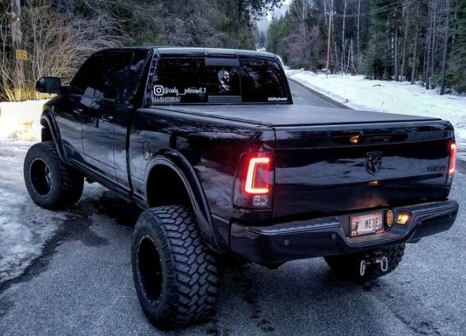 GMC Sierra 07-13 Tail Lights OLED in Red