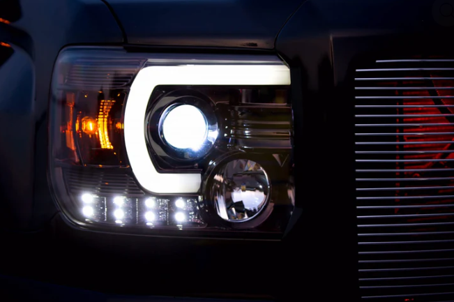 GMC Sierra 1500 14-18 Projector Headlights w OLED Amber DRLs & Scanning OLED Amber Turn Signals Smoked/Black