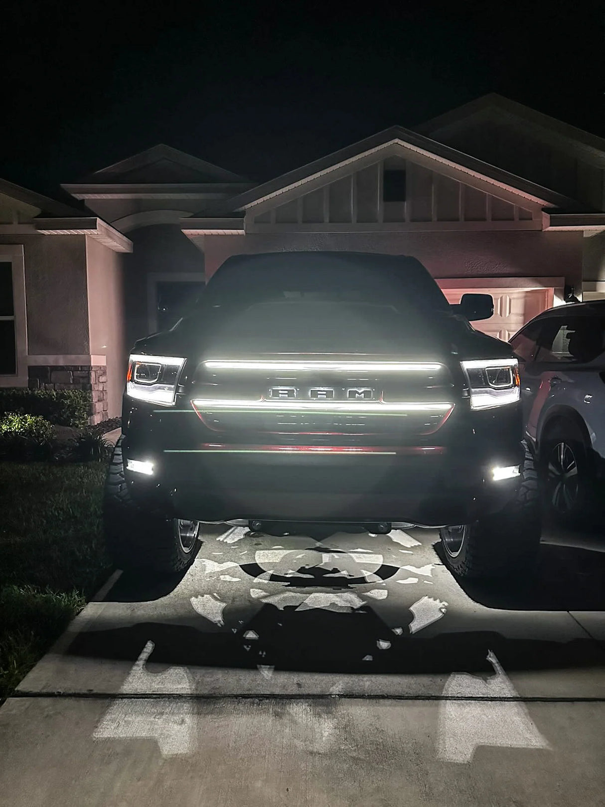 2019-2023 Ram 1500 Laramie (5th Gen) LED Grille Light Kit